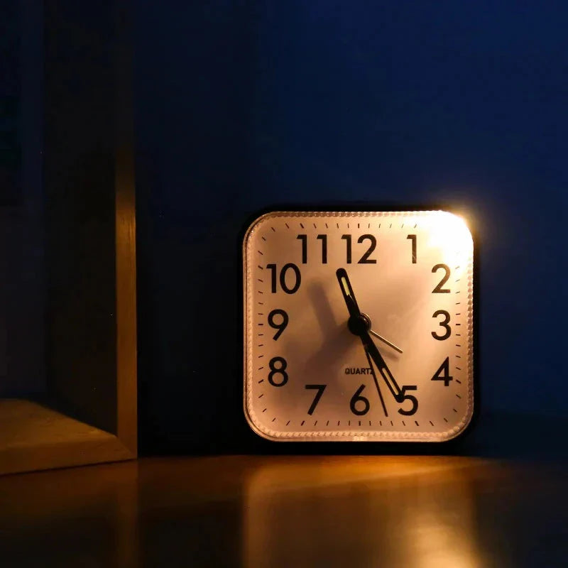 Sveglia al Quarzo Luminosa a Batteria