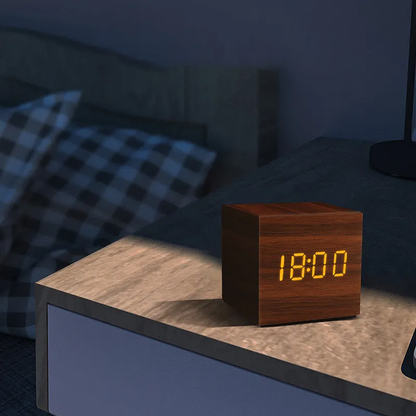 Sveglia Cubo in Legno